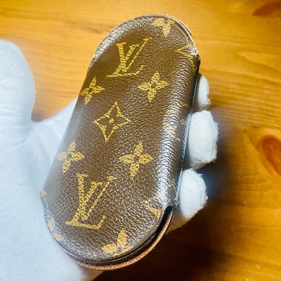 EUC Louis Vuitton Monogram 6 Key Holder Oval Case - Picture 6 of 16